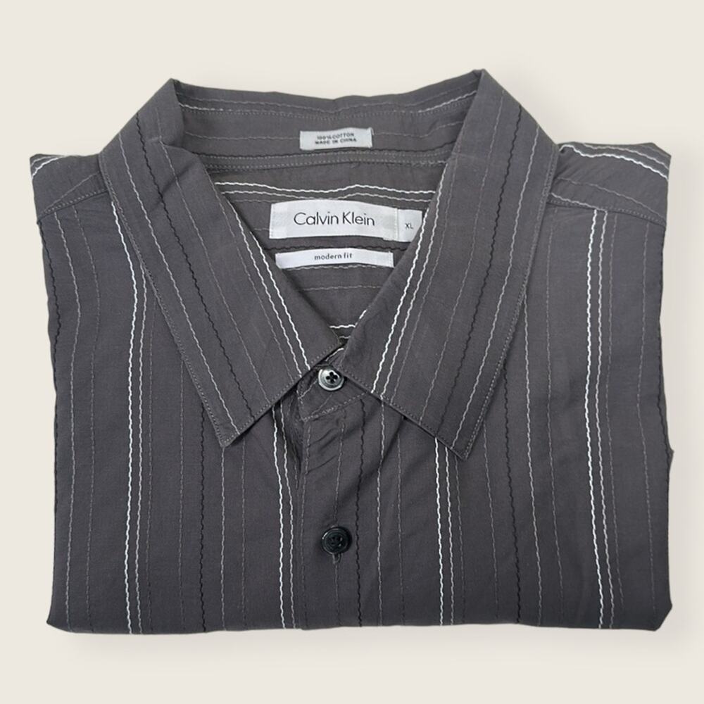 EUC | Calvin Klein | Modern Fit 100% Cotton Button-Down Shirt | Gray | XL